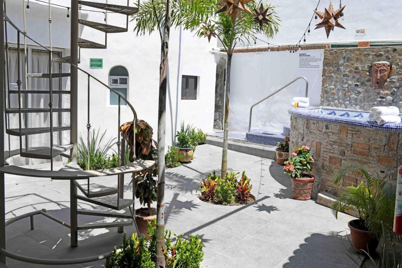 LGBTQ Hotel&Suites - Hacienda Vallarta Puerto Vallarta Exterior foto