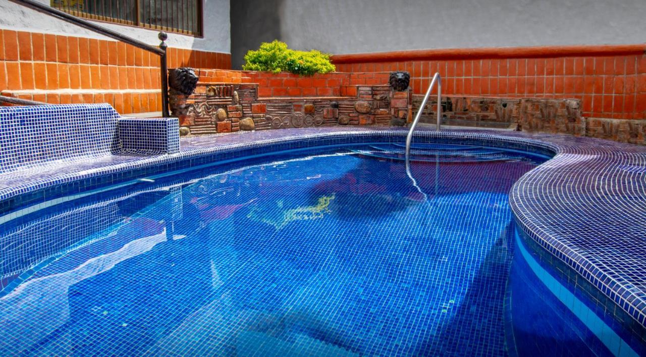 LGBTQ Hotel&Suites - Hacienda Vallarta Puerto Vallarta Exterior foto